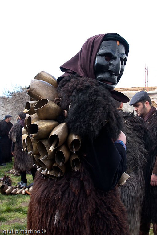 maschera di Mamuthones - carnevale di Mamoiada