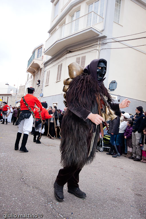 Mamuthones e Issohadores - carnevale di Mamoiada.